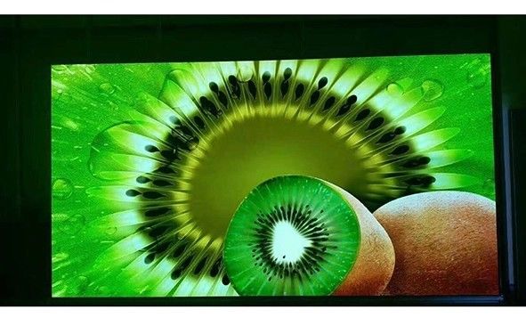 จอแสดงผล LED Pitch Pixel LED ขนาดเล็กรีเฟรชที่สูงกว่าระดับสเกล 14 - 16 บิตสีเทา